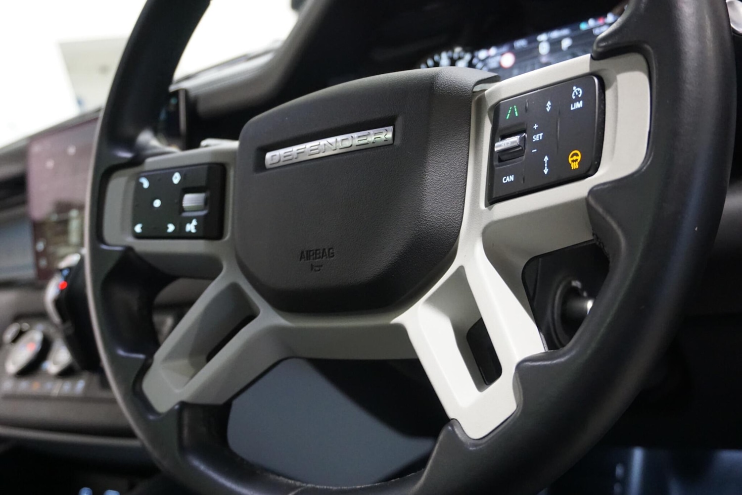 Used Land Rover Defender 110 for sale - 77053999: Photo 60