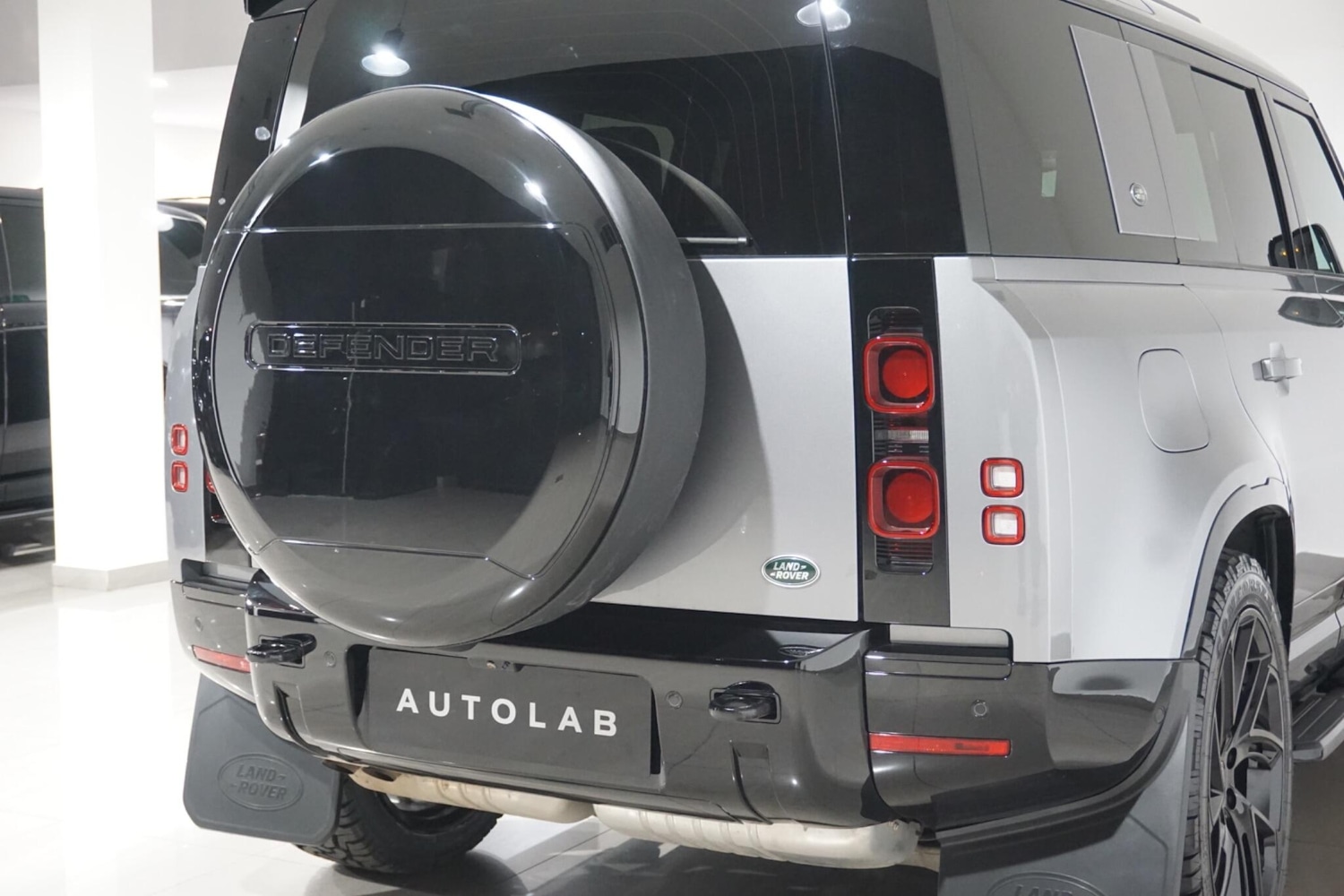 Used Land Rover Defender 110 for sale - 77053999: Photo 69