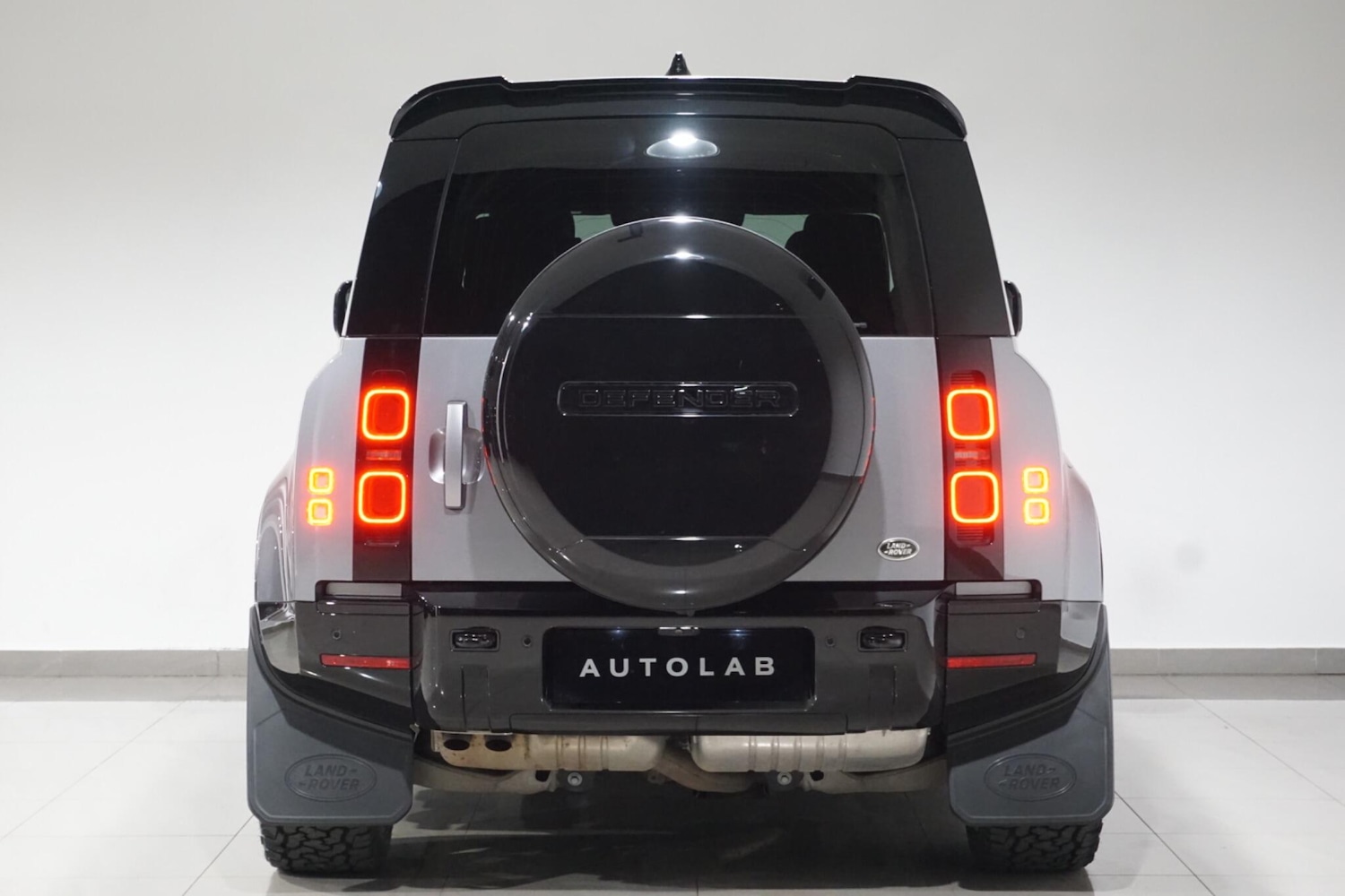 Used Land Rover Defender 110 for sale - 77053999: Photo 8