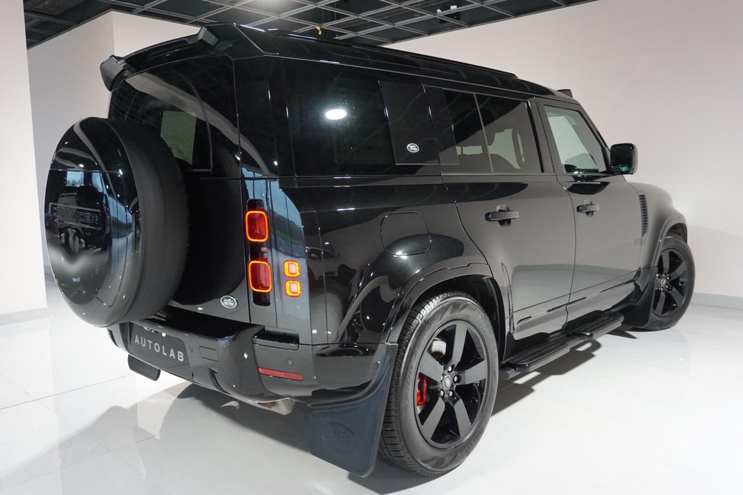 Used Land Rover Defender 110 for sale - 77016423: Photo 30