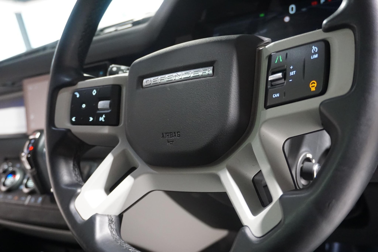 Used Land Rover Defender 110 for sale - 77016423: Photo 60