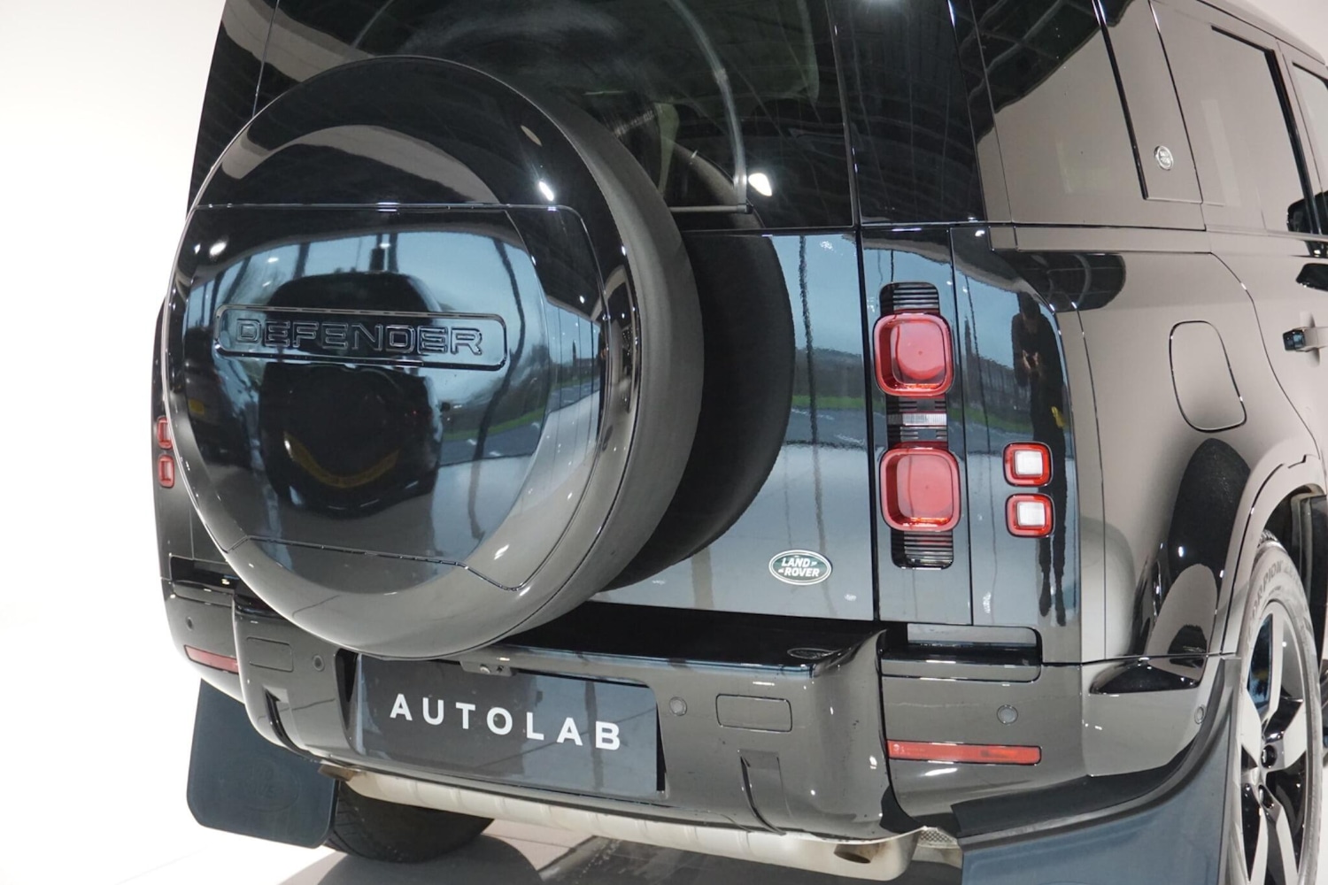 Used Land Rover Defender 110 for sale - 77016423: Photo 69