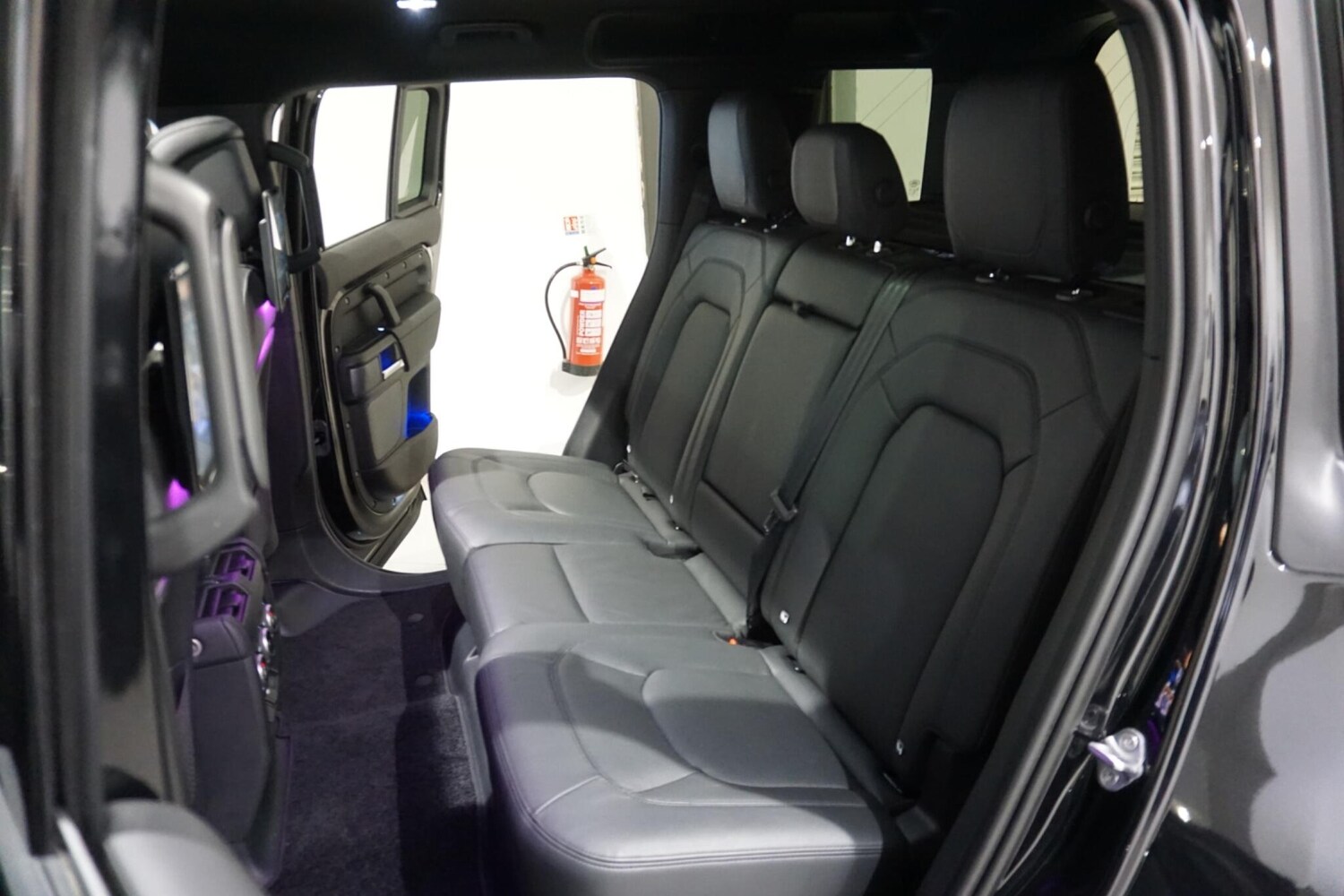 Used Land Rover Defender 110 2023 for sale - 76348956: Photo 12