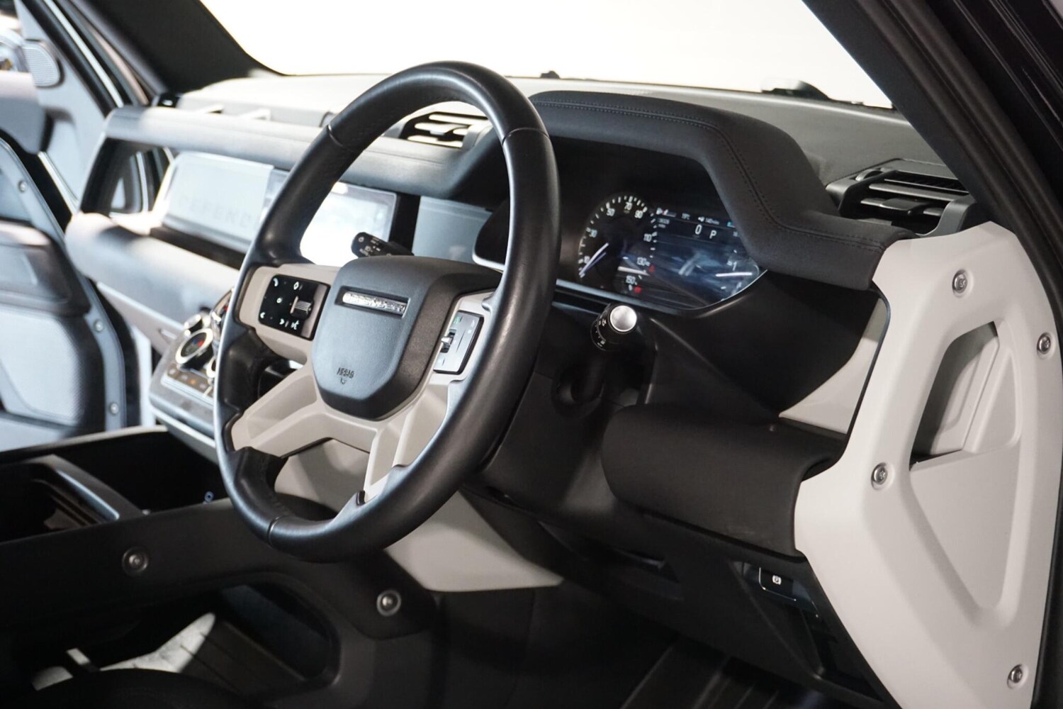 Used Land Rover Defender 90 for sale - 77958254: Photo 11