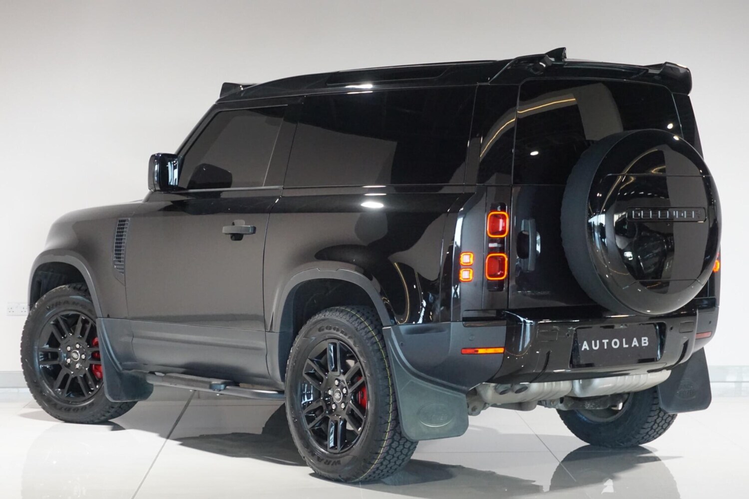 Used Land Rover Defender 90 for sale - 77958254: Photo 32