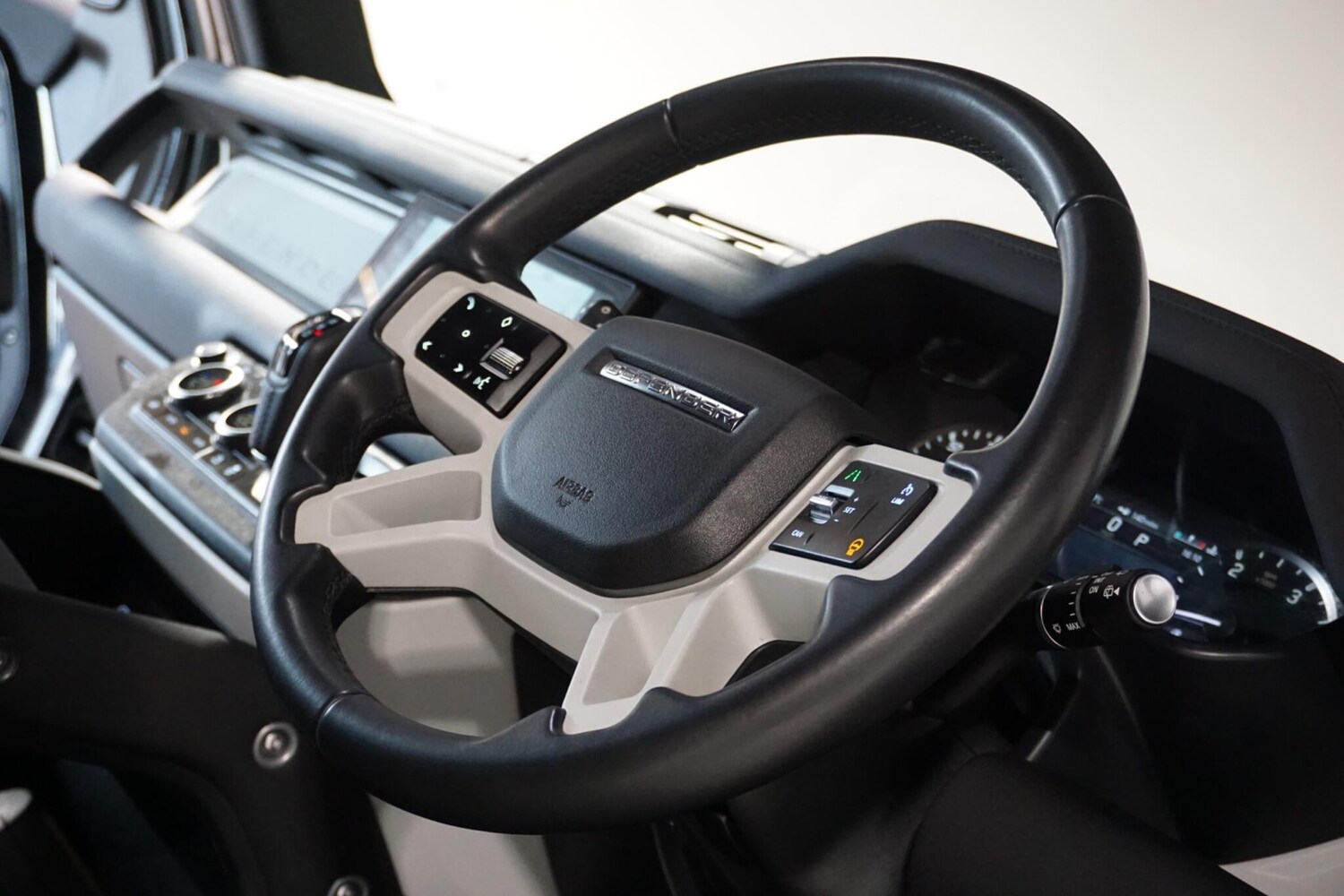 Used Land Rover Defender 90 for sale - 77958254: Photo 48