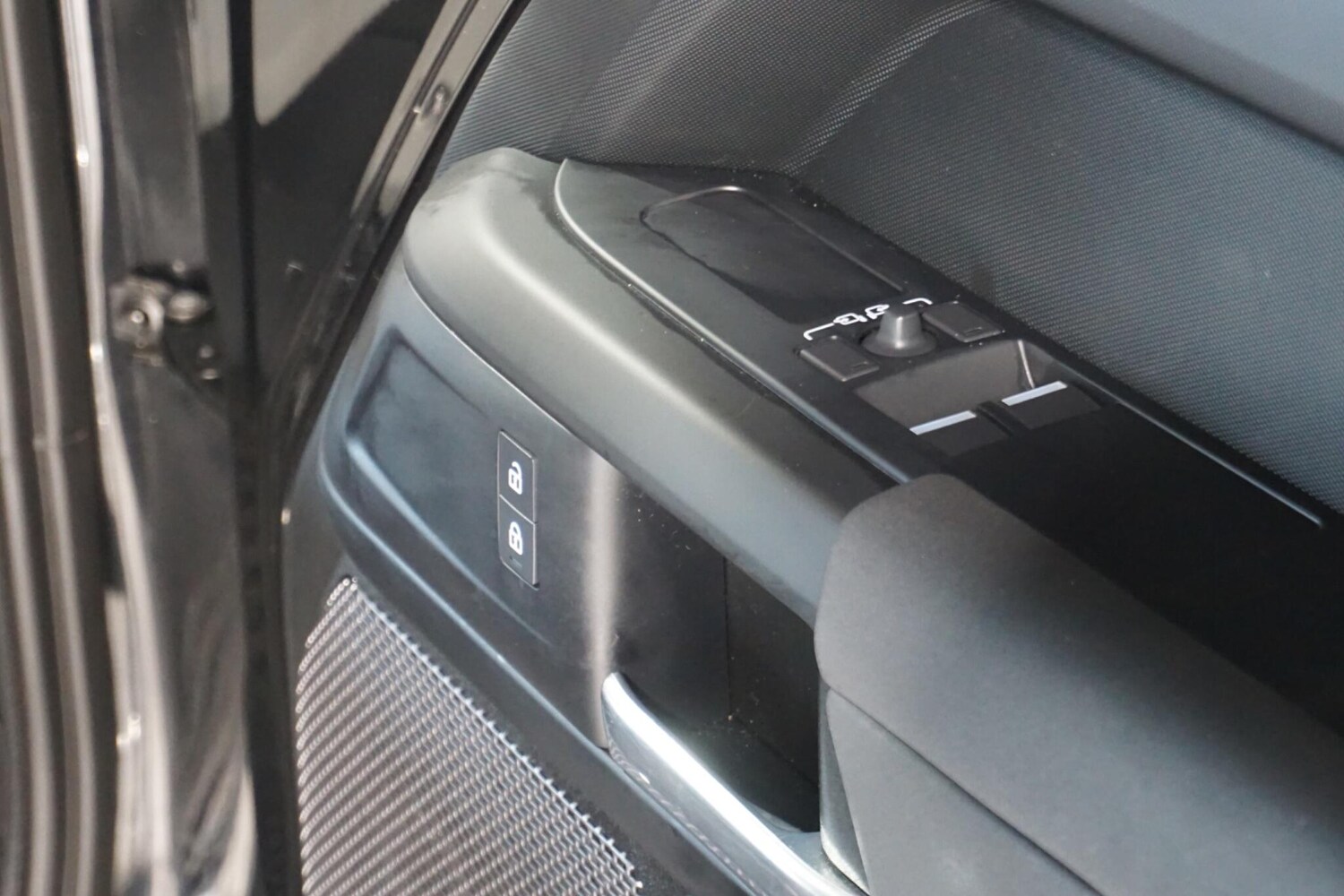 Used Land Rover Defender 90 for sale - 77958254: Photo 56