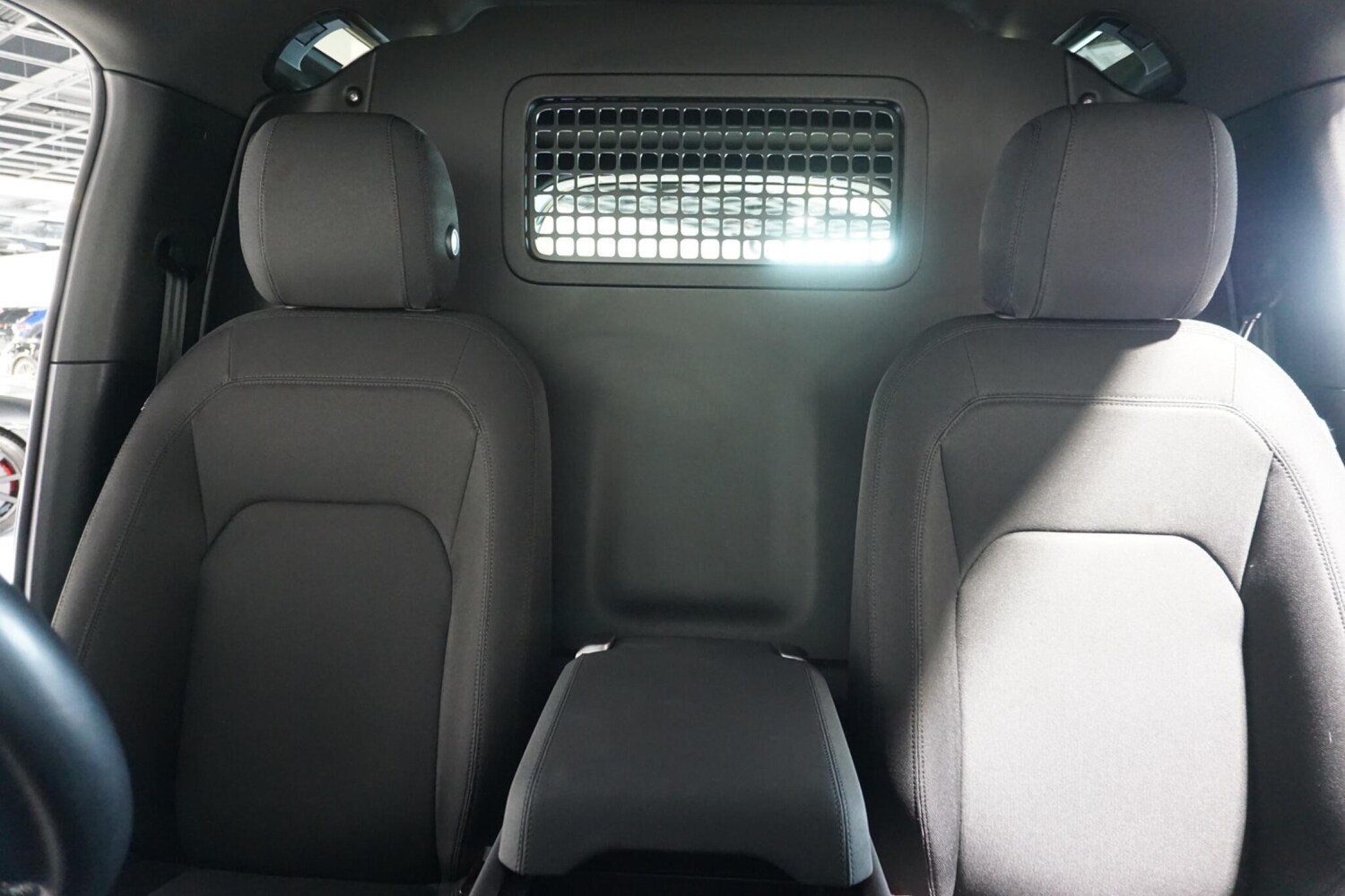 Used Land Rover Defender 90 for sale - 77958254: Photo 9