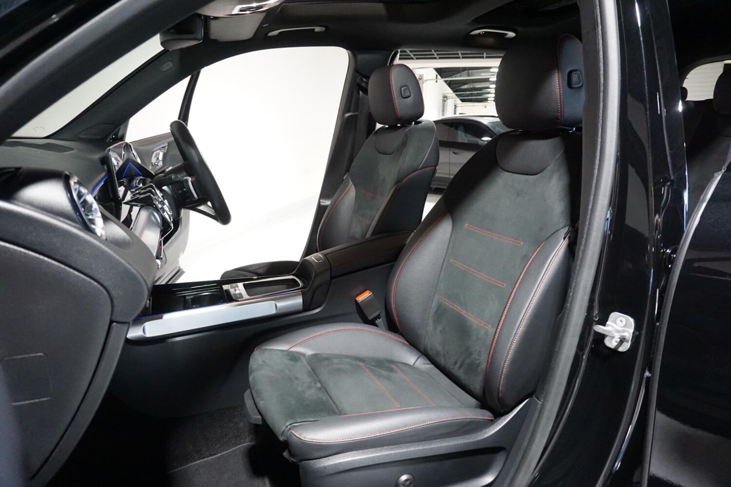 Used Mercedes-Benz GLB 2024 for sale - 77839218: Photo 53