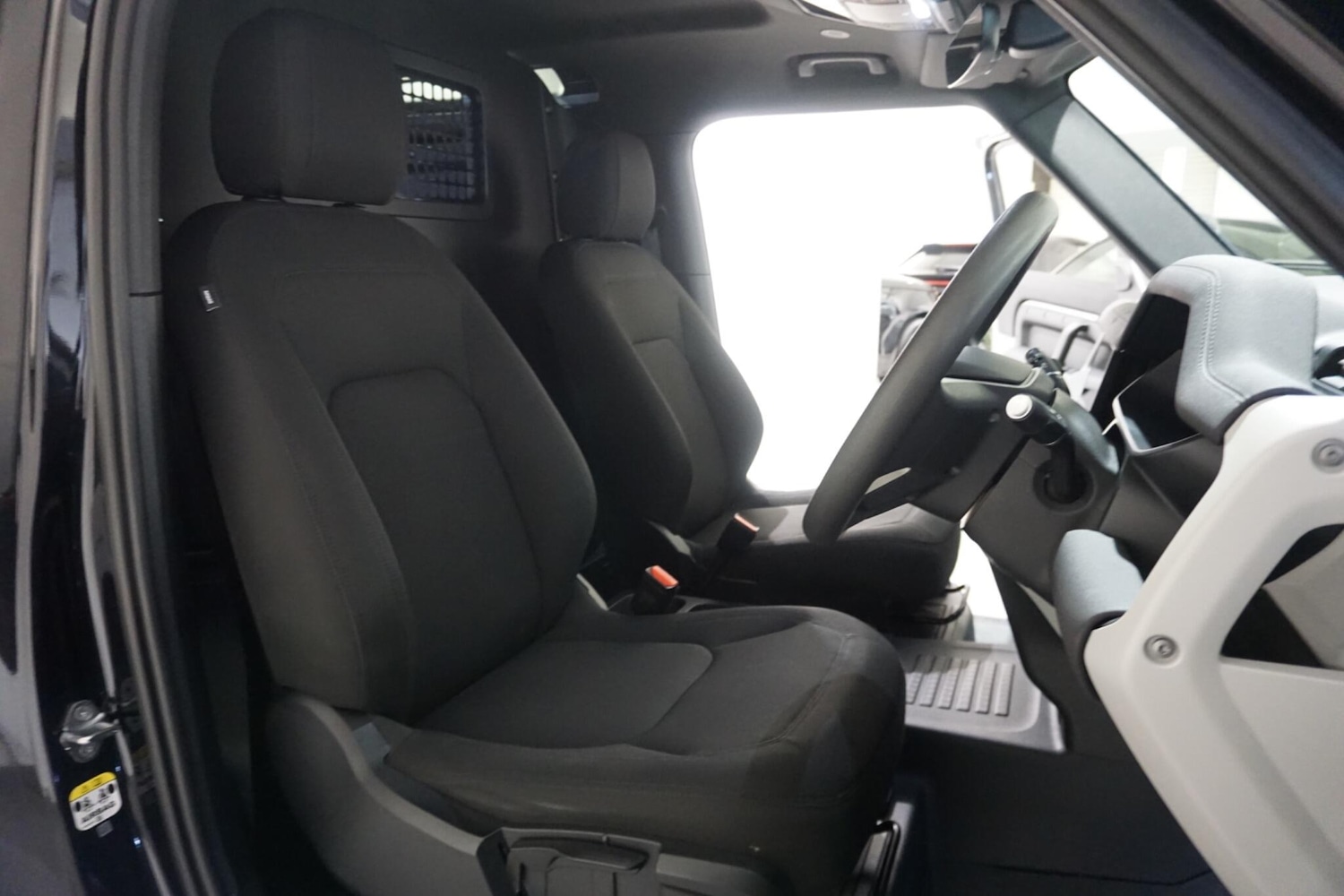 Used Land Rover Defender 2022 for sale - 76995541: Photo 10