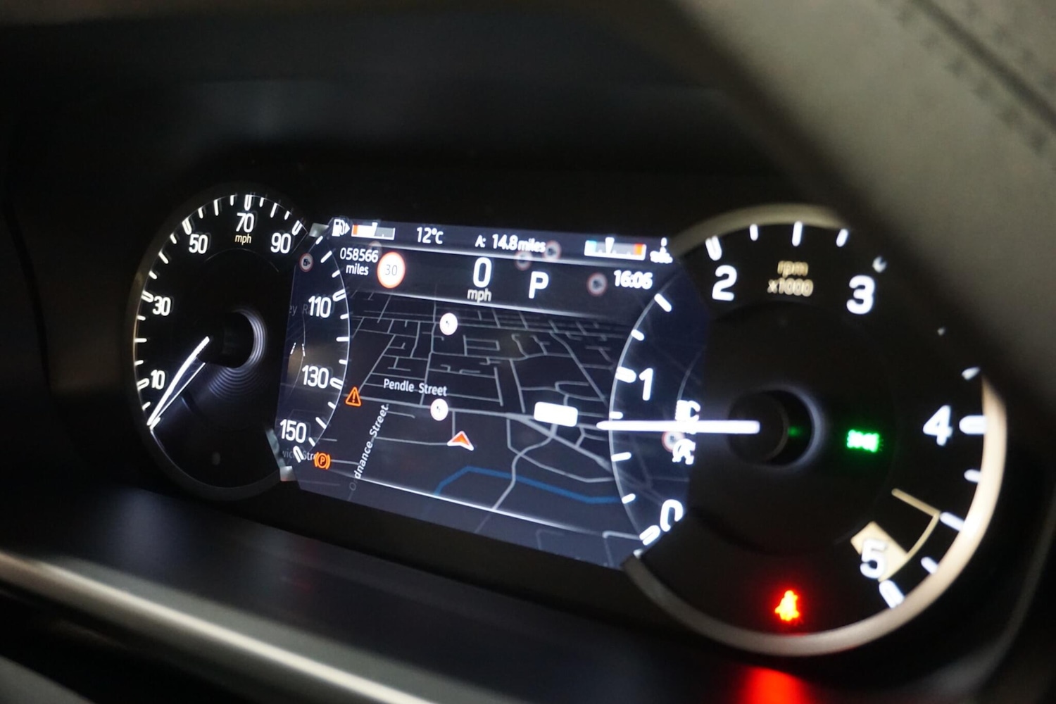 Used Land Rover Defender 2022 for sale - 76995541: Photo 12