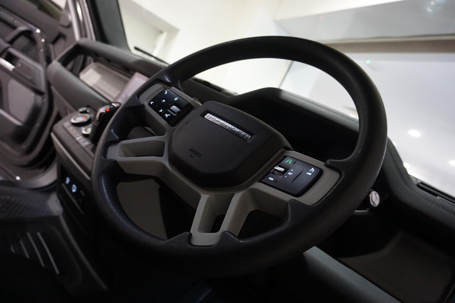 Used Land Rover Defender 2022 for sale - 76995541: Photo 49