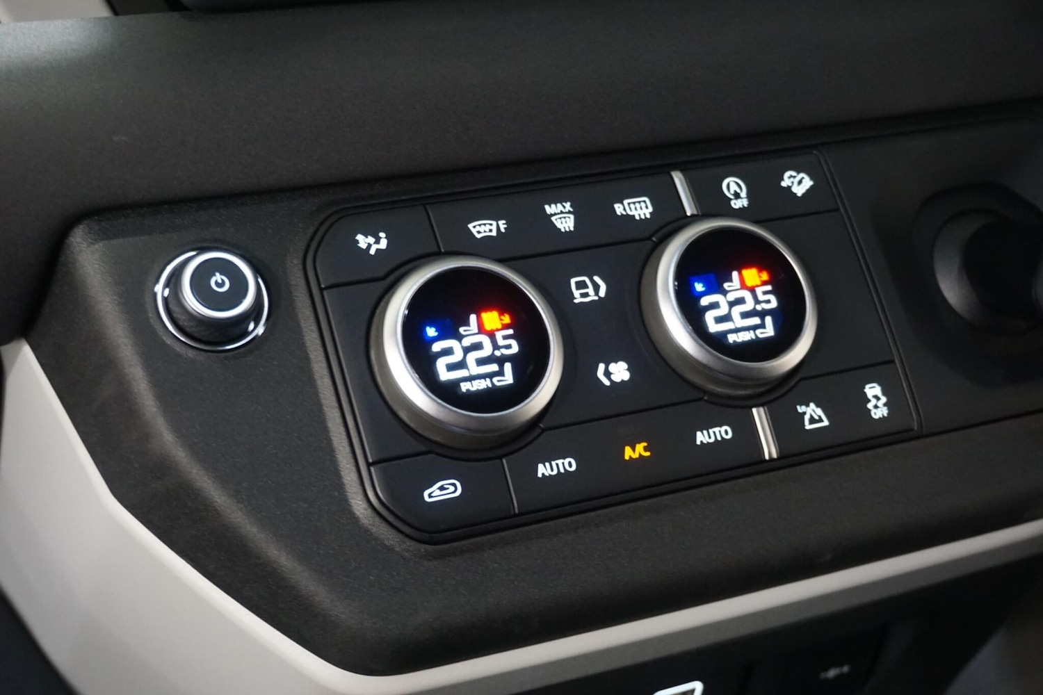 Used Land Rover Defender 2022 for sale - 76995541: Photo 56