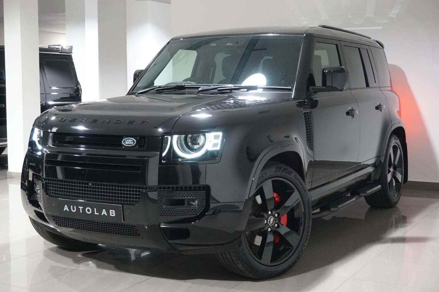 Used Land Rover Defender 2024 for sale - 76701319: Photo 24