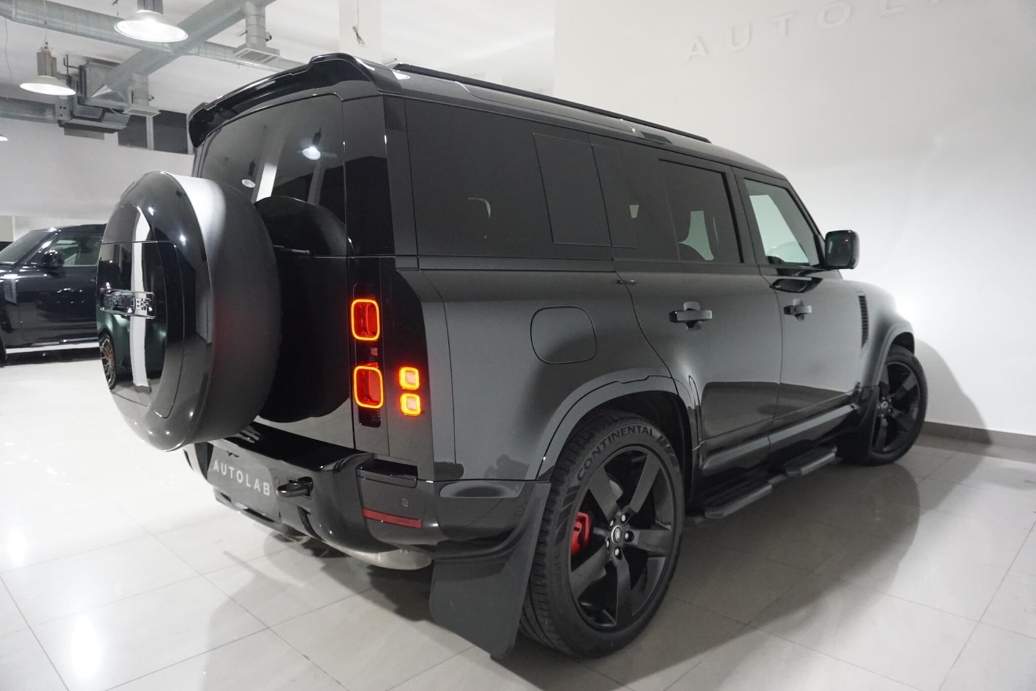 Used Land Rover Defender 2024 for sale - 76701319: Photo 31