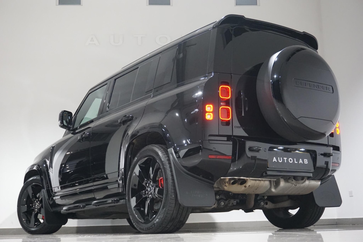 Used Land Rover Defender 2024 for sale - 76701319: Photo 38