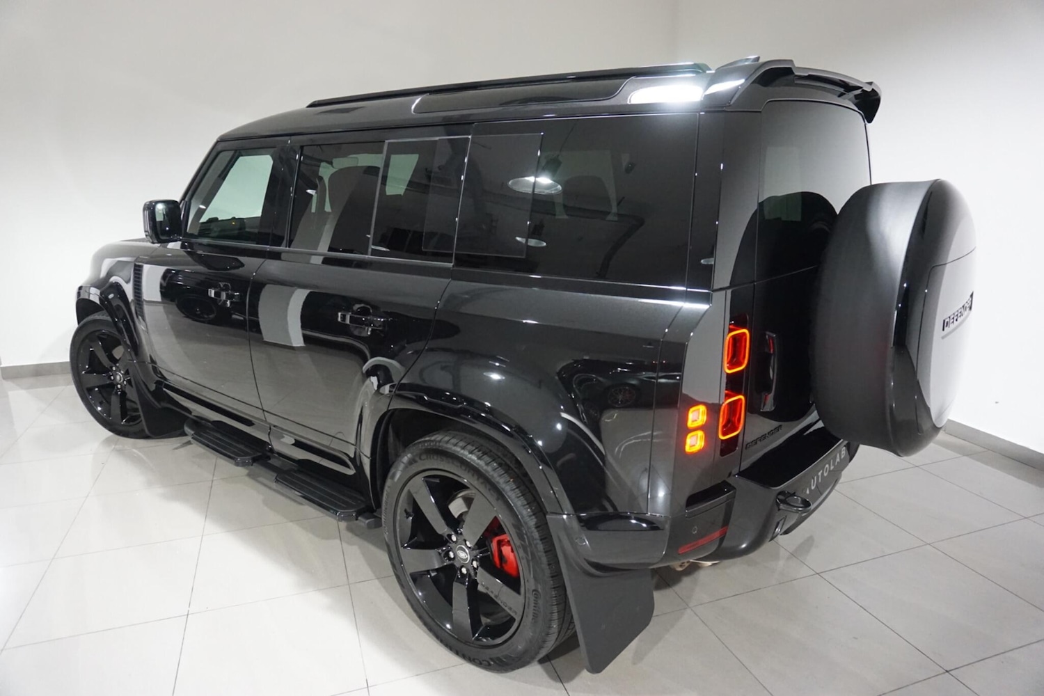 Used Land Rover Defender 2024 for sale - 76701319: Photo 40