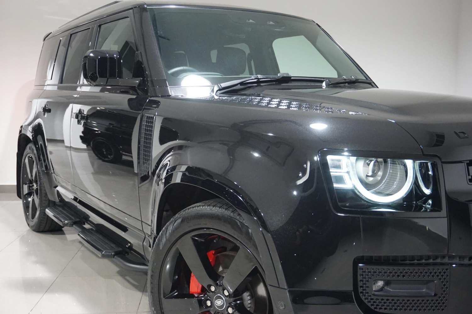 Used Land Rover Defender 2024 for sale - 76701319: Photo 53