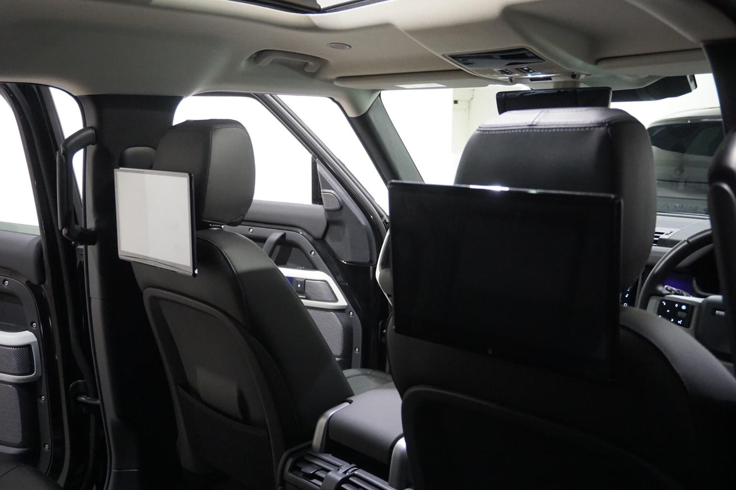 Used Land Rover Defender 2024 for sale - 76701319: Photo 59