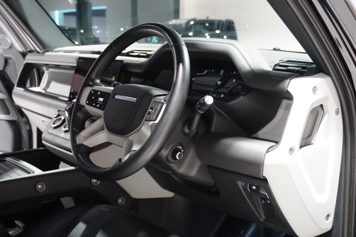 Used Land Rover Defender 2023 for sale - 76936665: Photo 14