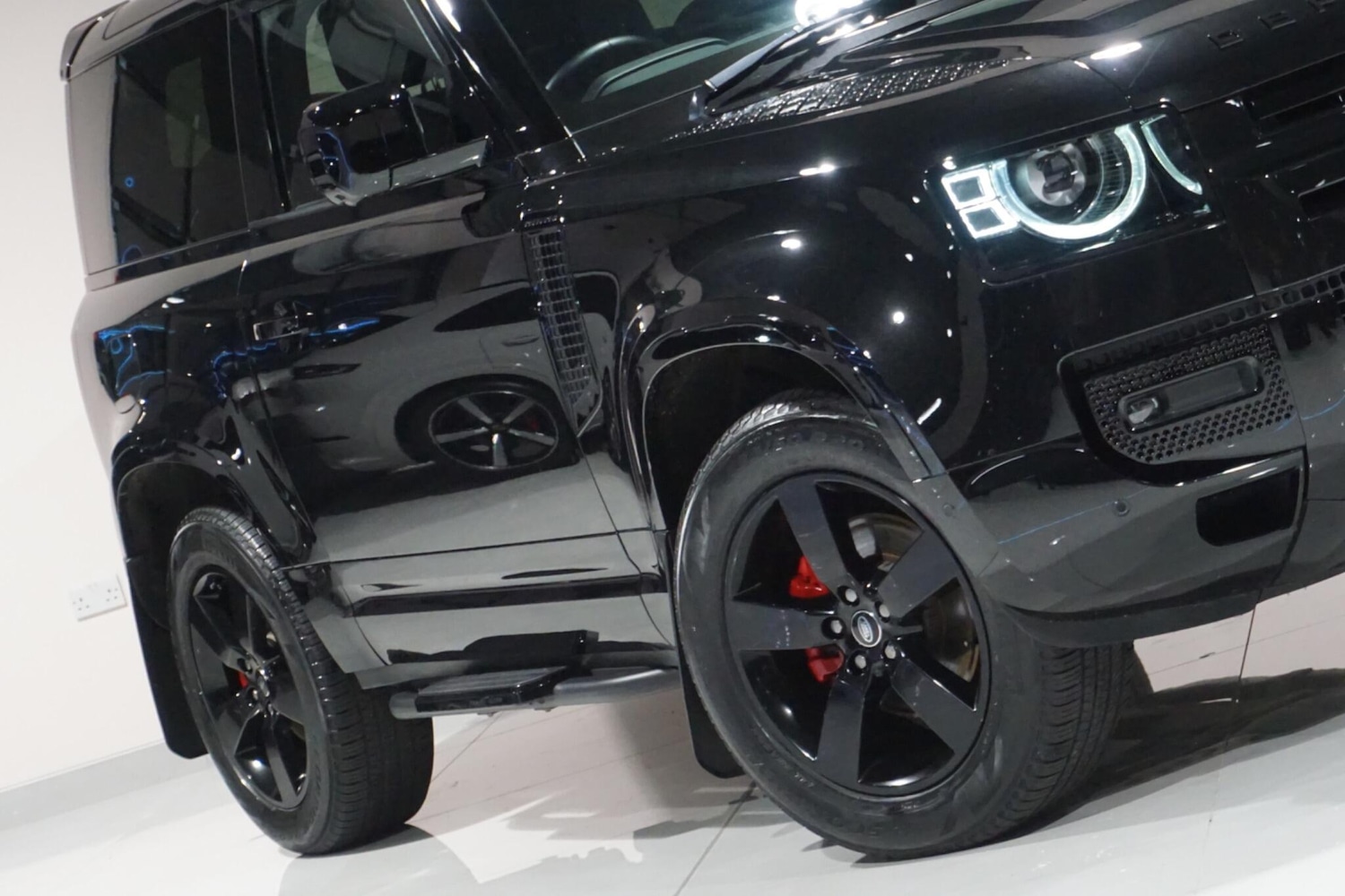 Used Land Rover Defender 2023 for sale - 76936665: Photo 32