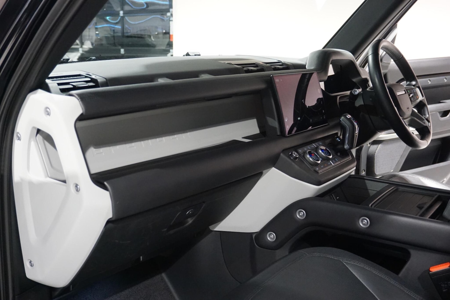 Used Land Rover Defender 2023 for sale - 76936665: Photo 44