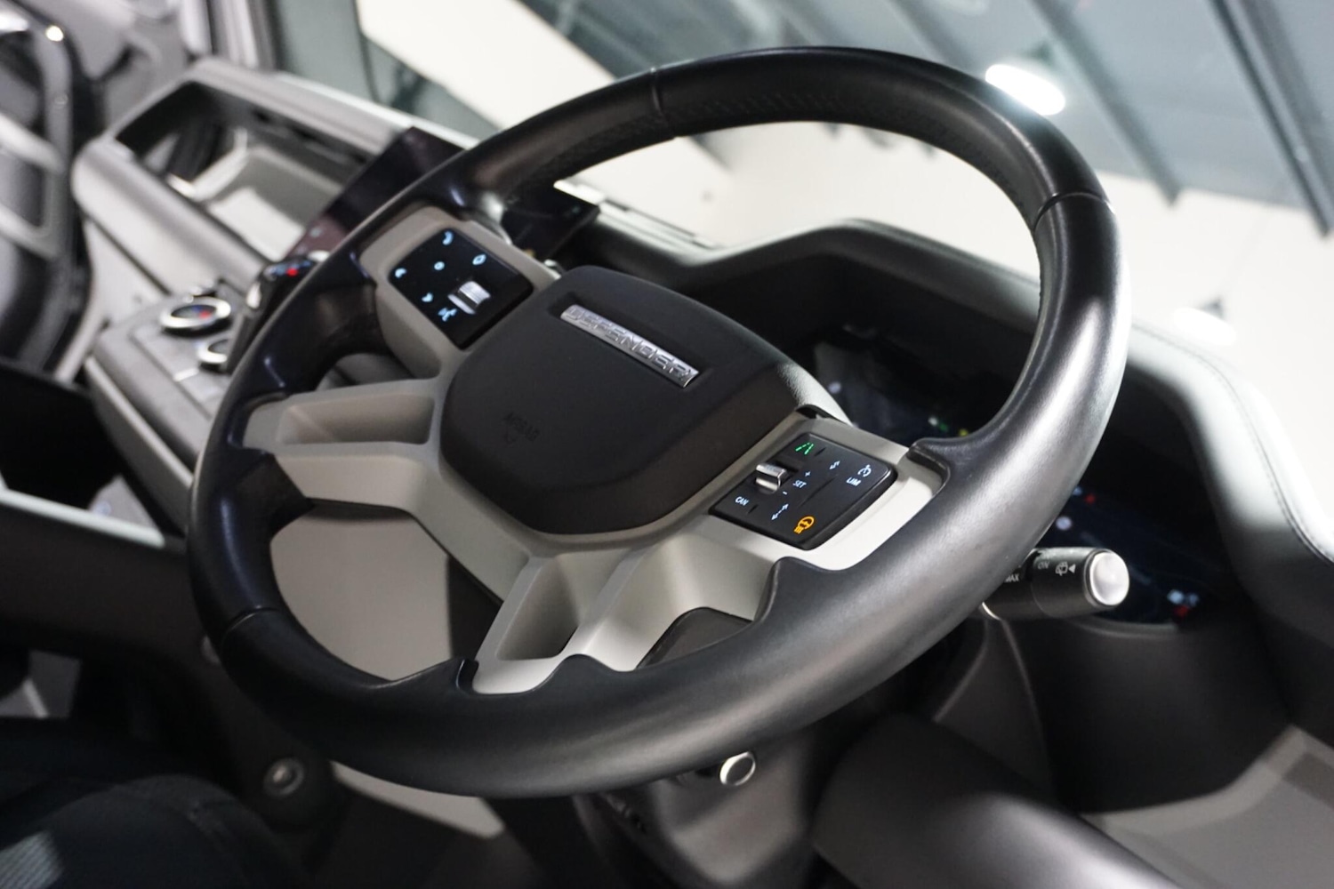 Used Land Rover Defender 2023 for sale - 76936665: Photo 46