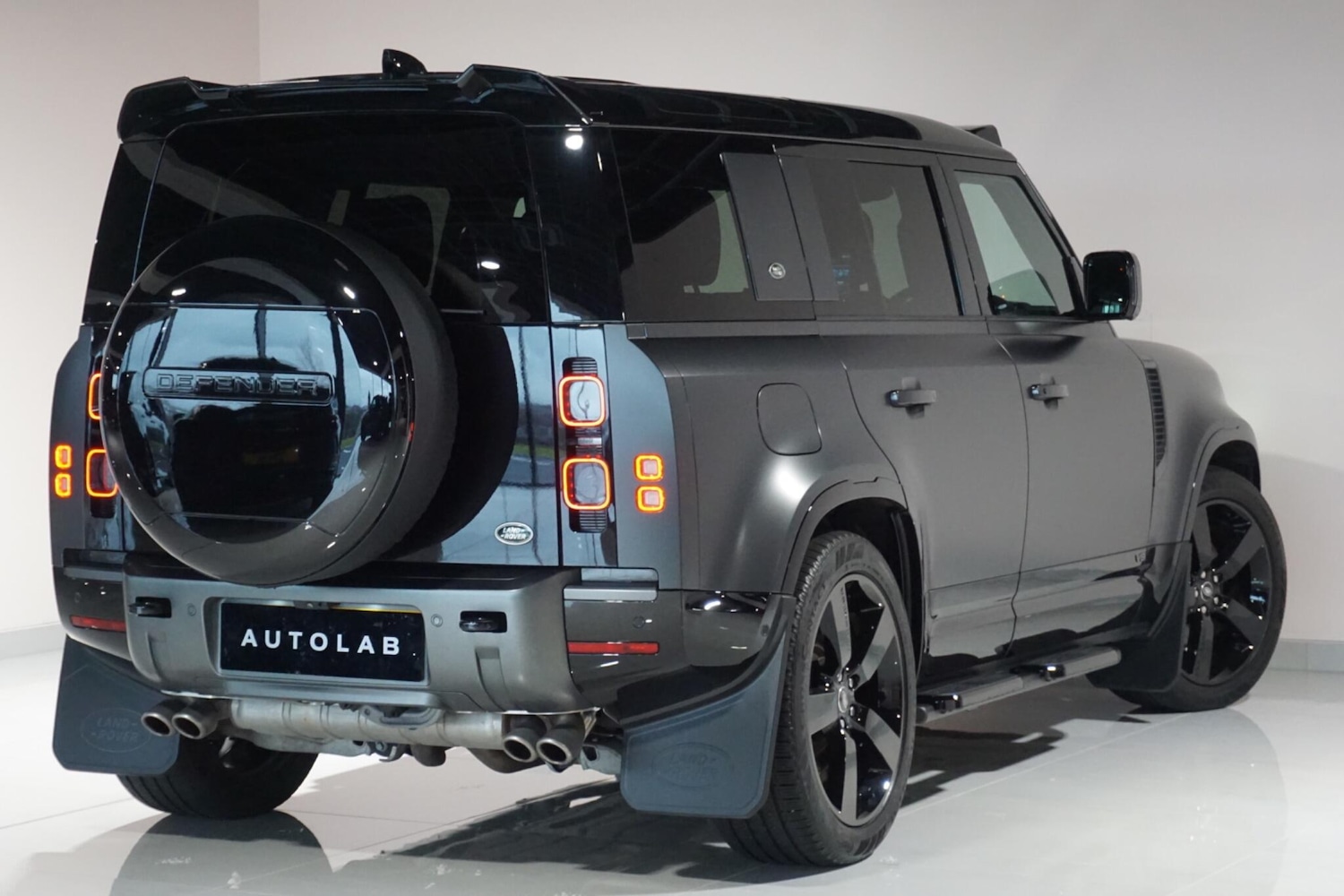 Used Land Rover Defender 110 for sale - 77314803: Photo 26