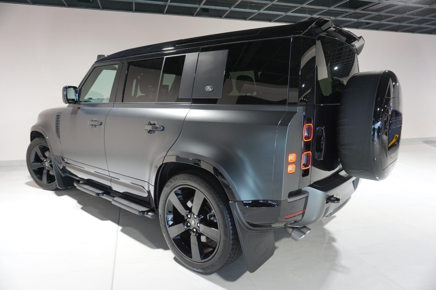 Used Land Rover Defender 110 for sale - 77314803: Photo 30