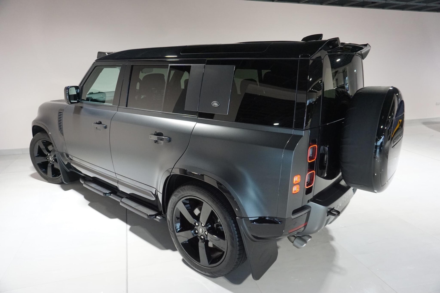 Used Land Rover Defender 110 for sale - 77314803: Photo 41