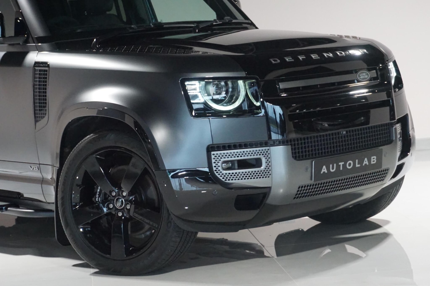 Used Land Rover Defender 110 for sale - 77314803: Photo 44