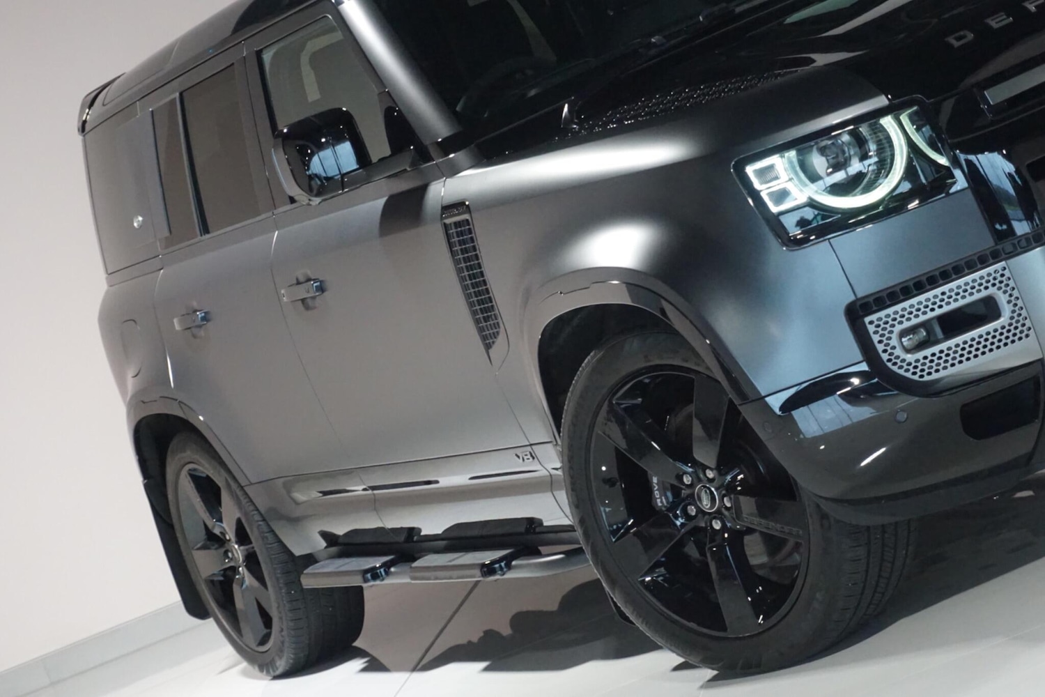 Used Land Rover Defender 110 for sale - 77314803: Photo 46