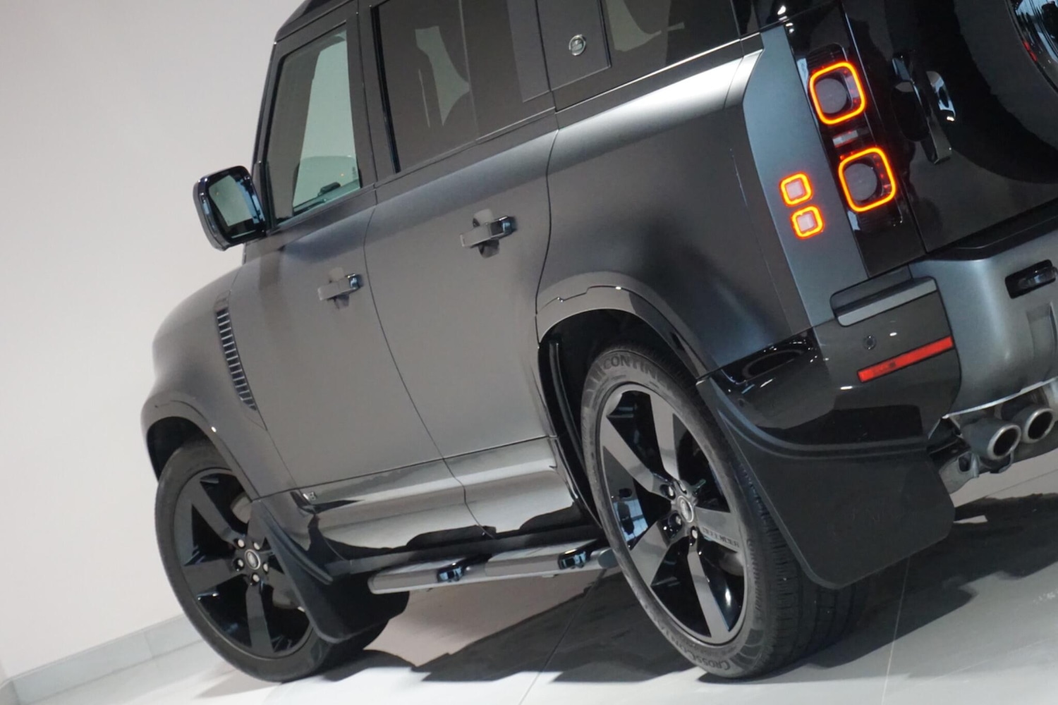 Used Land Rover Defender 110 for sale - 77314803: Photo 47