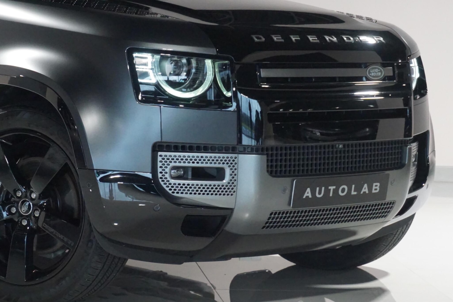 Used Land Rover Defender 110 for sale - 77314803: Photo 48