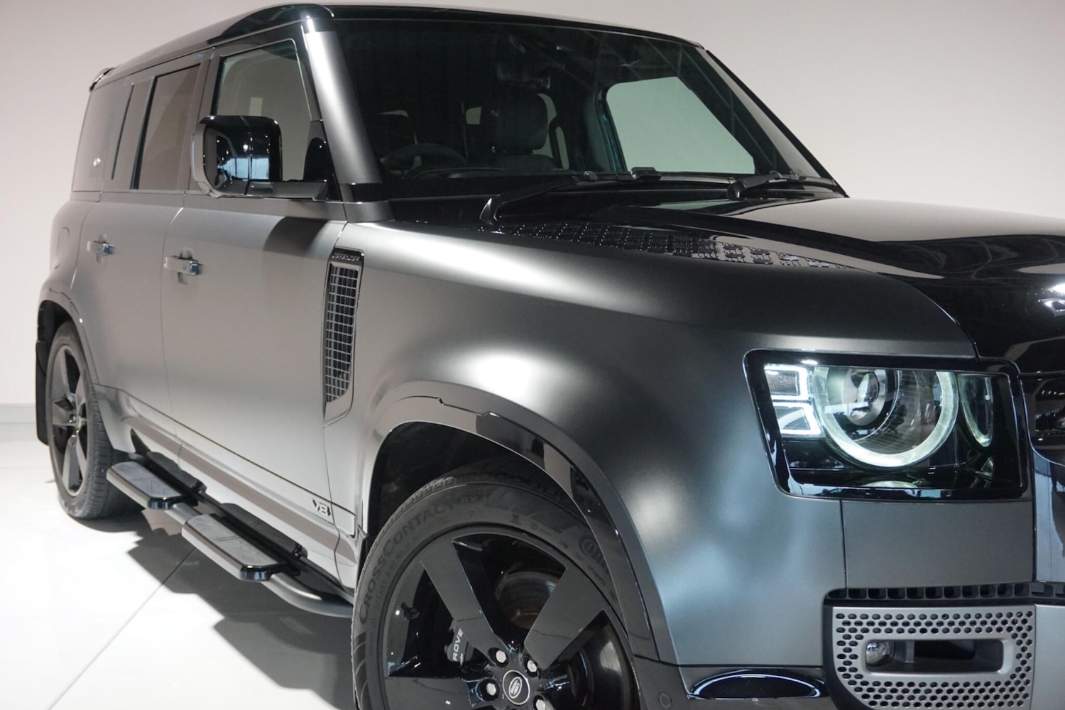 Used Land Rover Defender 110 for sale - 77314803: Photo 54