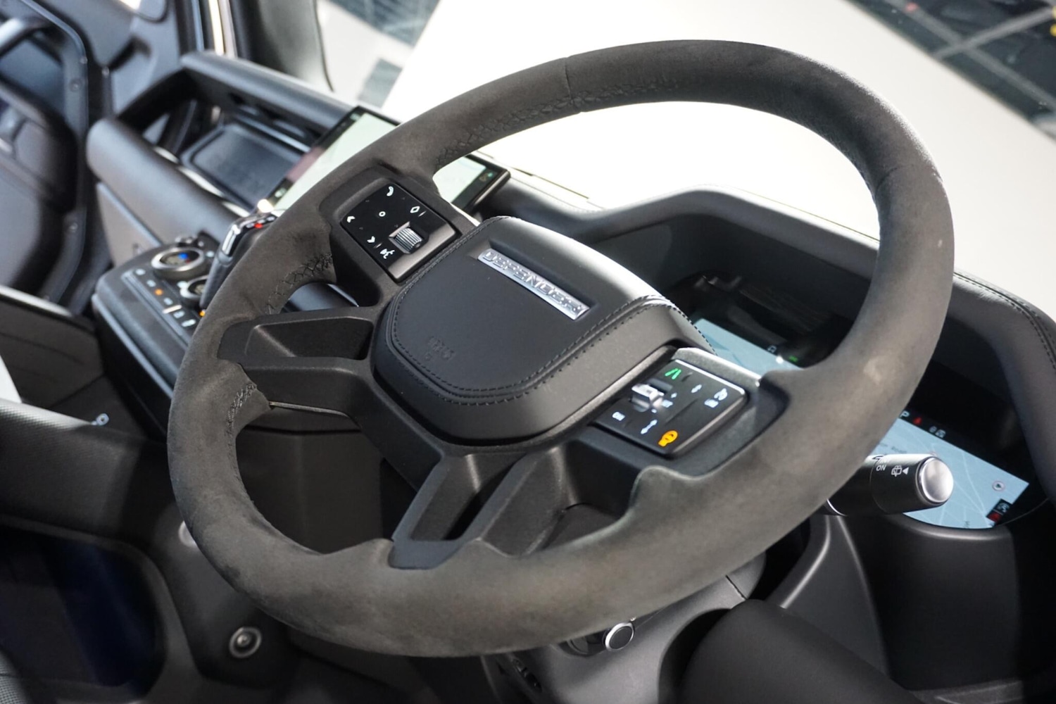 Used Land Rover Defender 110 for sale - 77314803: Photo 61