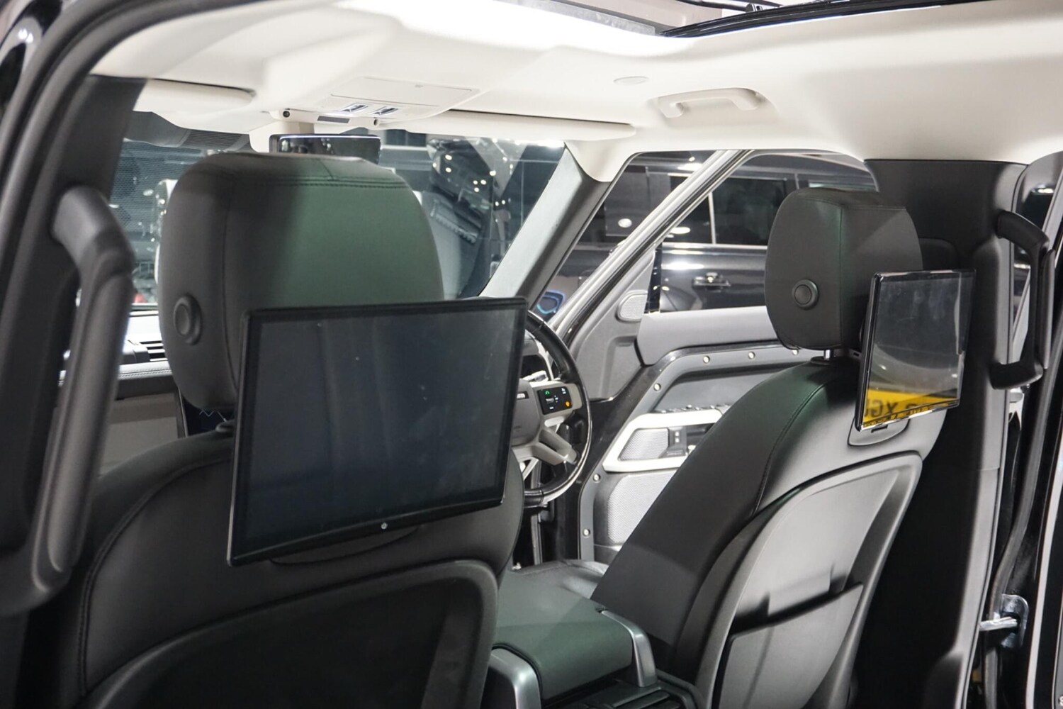 Used Land Rover Defender 110 for sale - 76936284: Photo 16