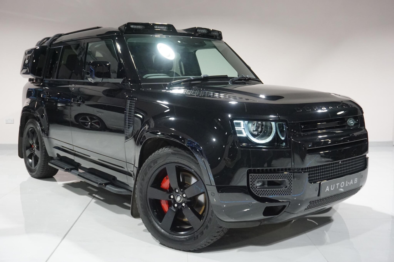 Used Land Rover Defender 110 for sale - 76936284: Photo 24