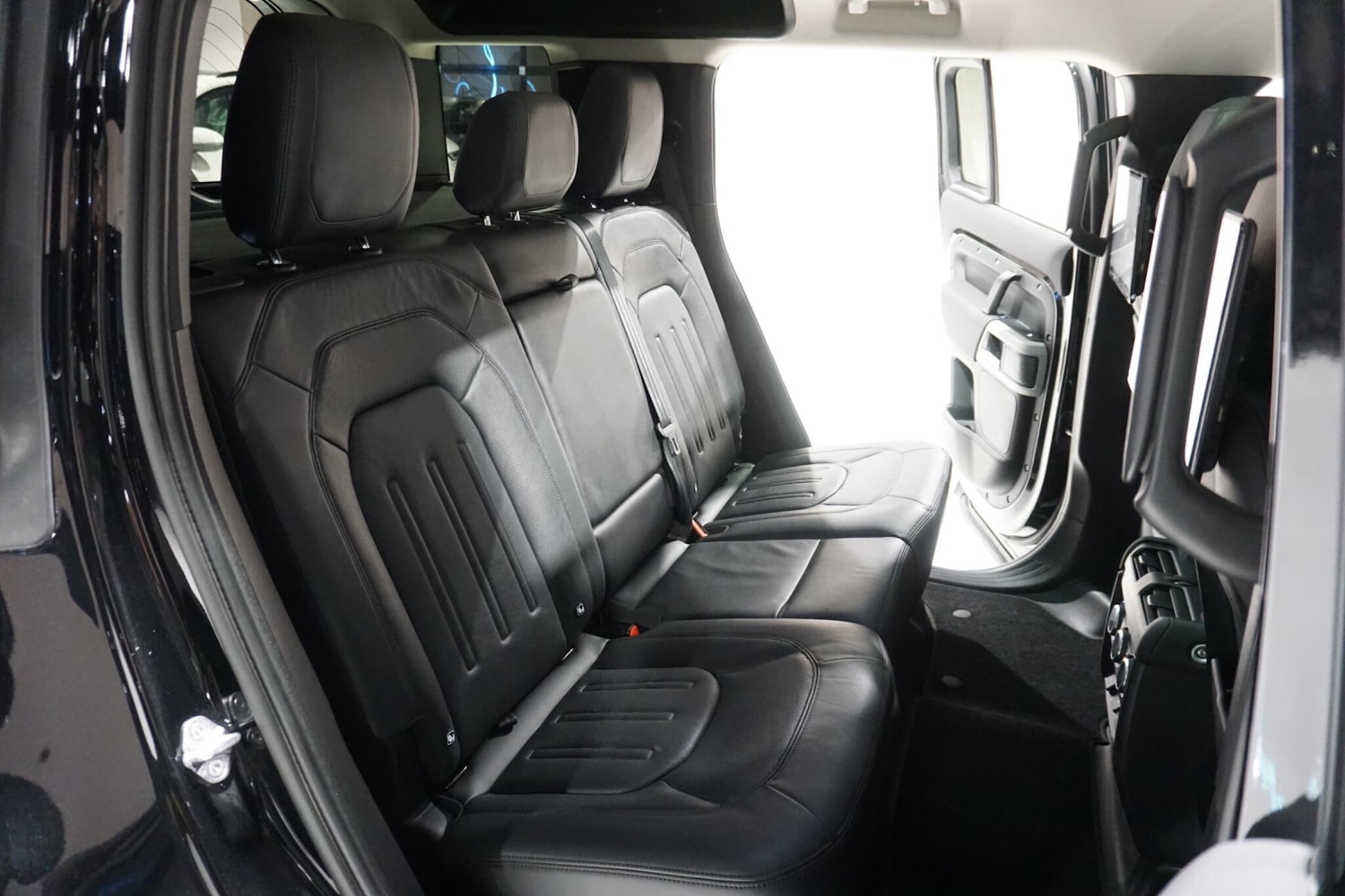 Used Land Rover Defender 110 for sale - 76936284: Photo 50