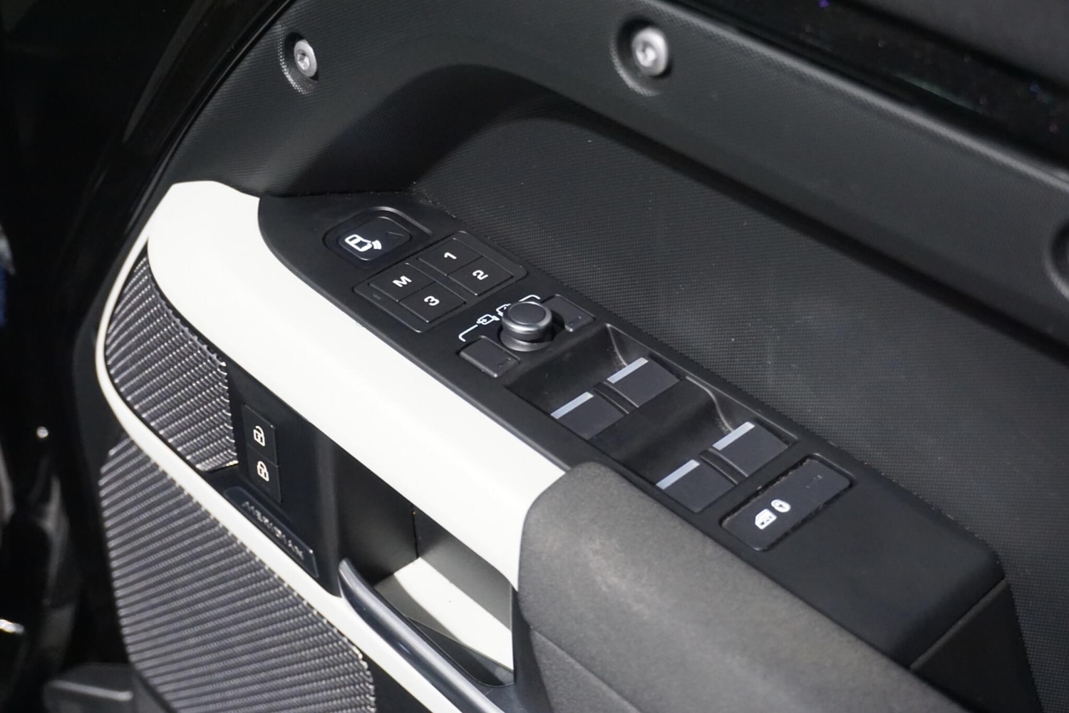 Used Land Rover Defender 110 for sale - 76936284: Photo 60