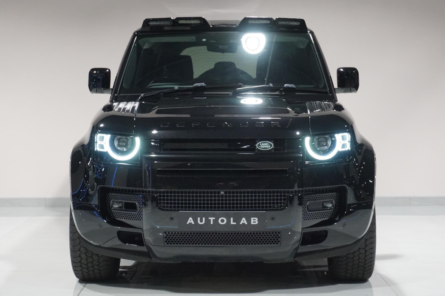 Used Land Rover Defender 110 for sale - 76936284: Photo 7