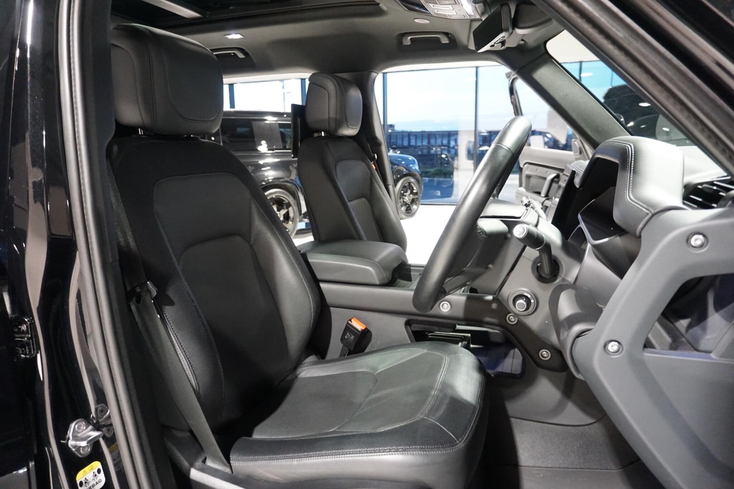 Used Land Rover Defender 2023 for sale - 76913901: Photo 13