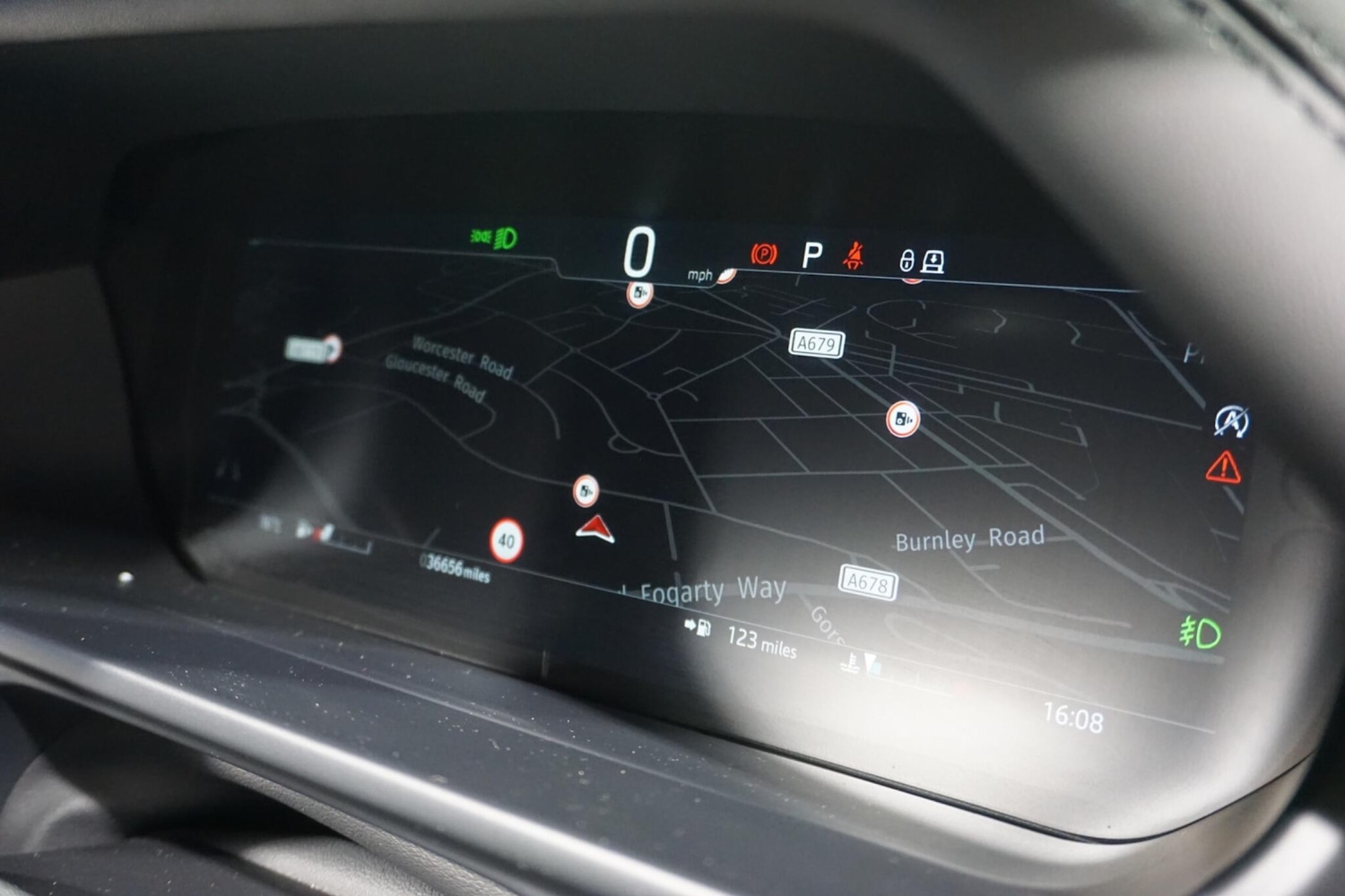 Used Land Rover Defender 2023 for sale - 76913901: Photo 17