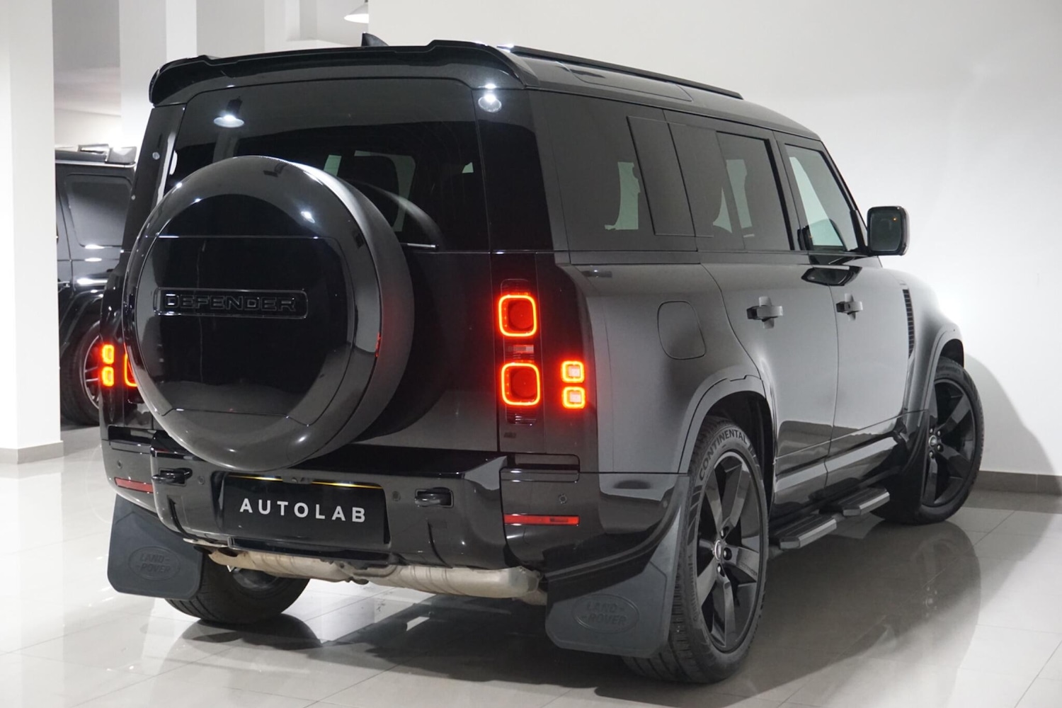 Used Land Rover Defender 2023 for sale - 76913901: Photo 24