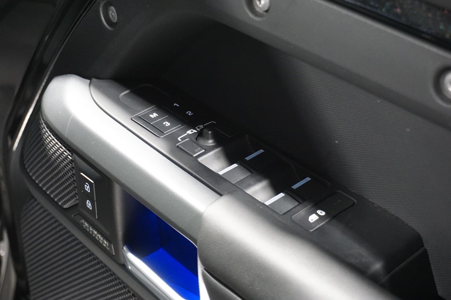 Used Land Rover Defender 2023 for sale - 76913901: Photo 67