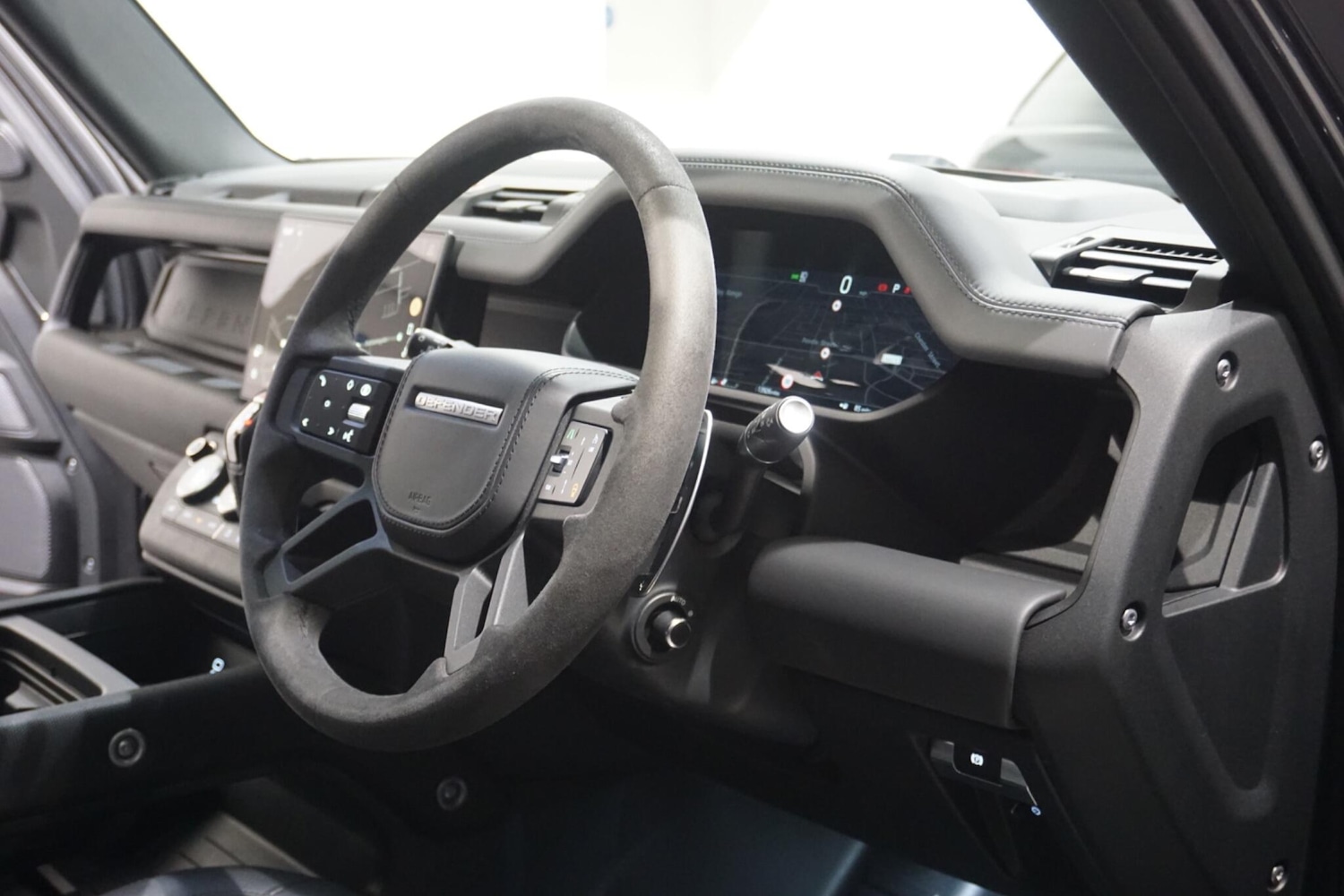 Used Land Rover Defender 110 2024 for sale - 76360381: Photo 11