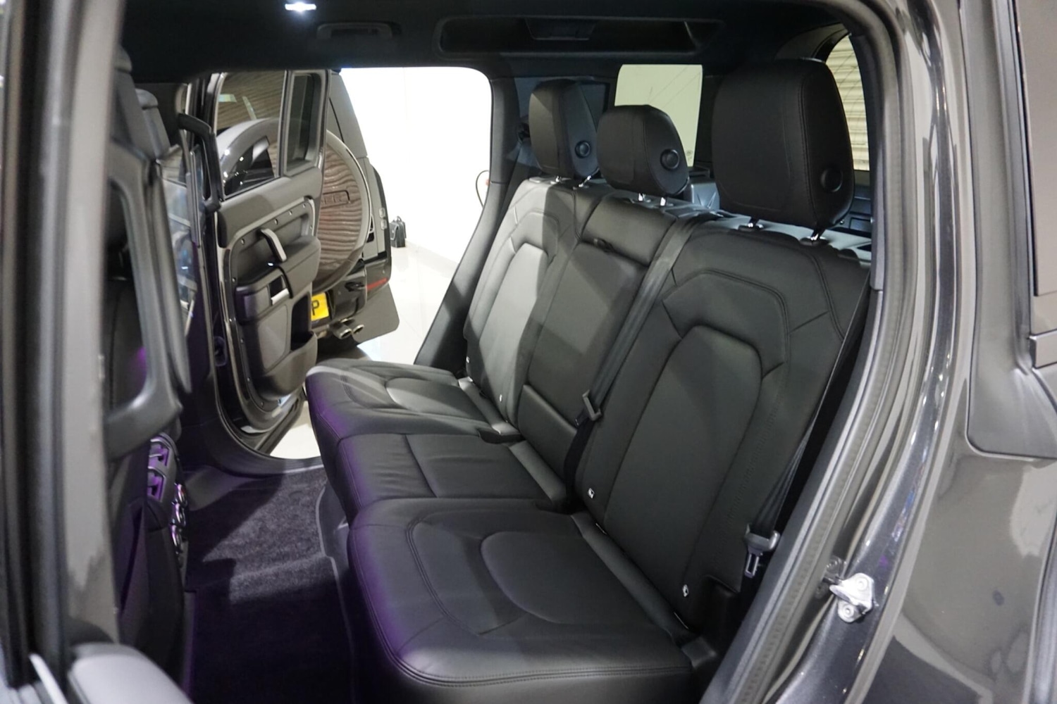 Used Land Rover Defender 110 2024 for sale - 76360381: Photo 12