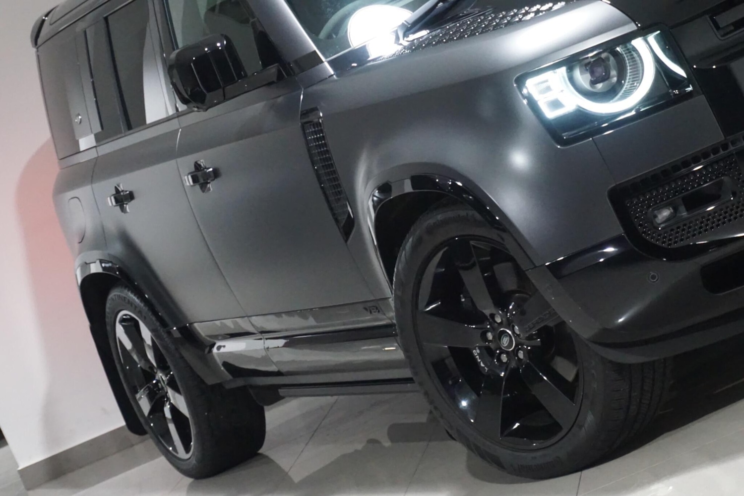 Used Land Rover Defender 110 2024 for sale - 76360381: Photo 44