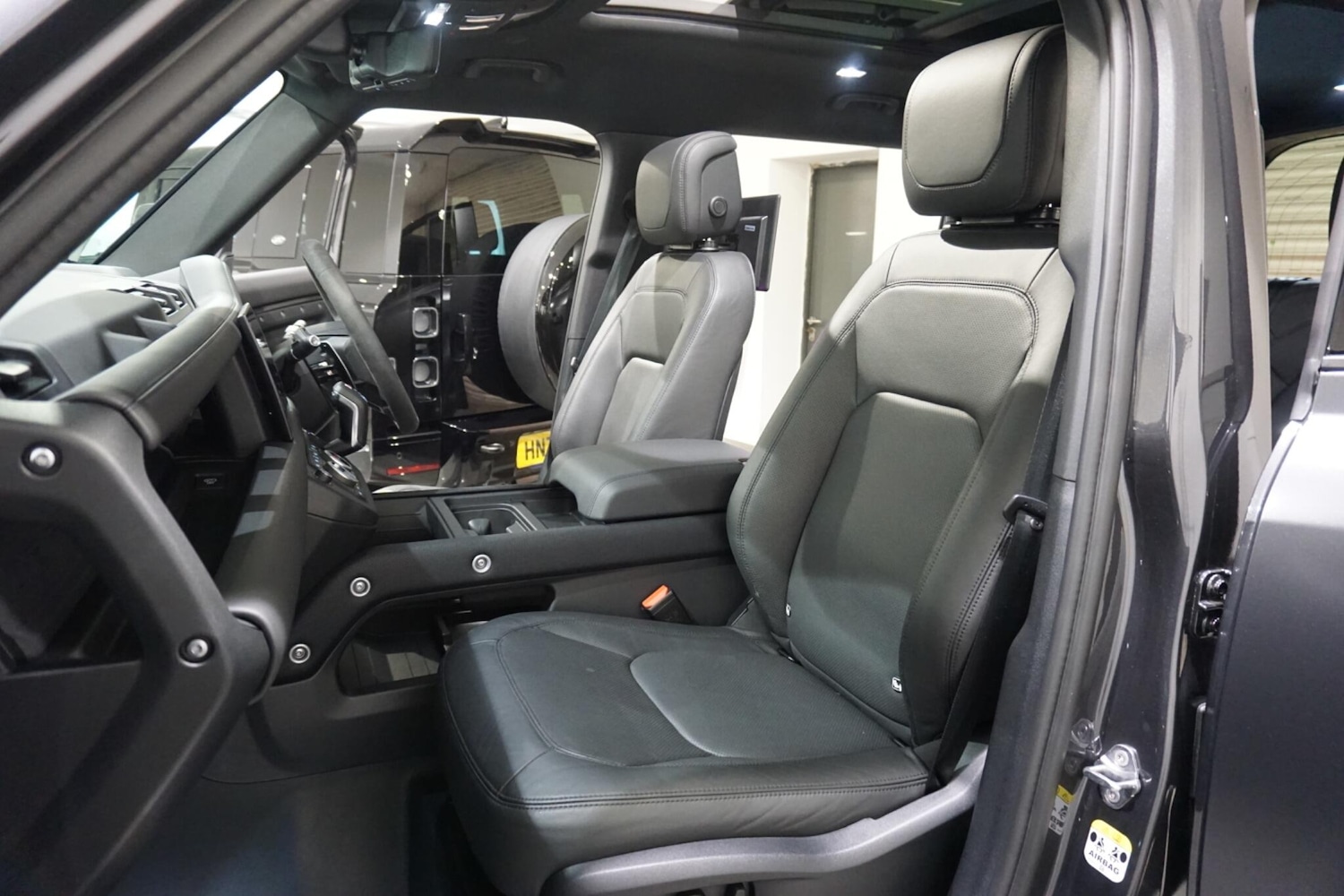 Used Land Rover Defender 110 2024 for sale - 76360381: Photo 55