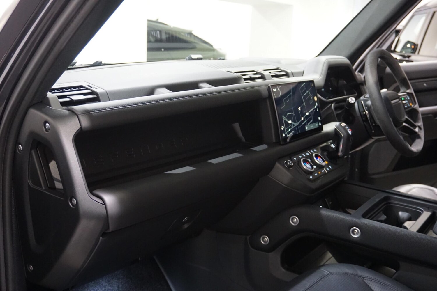 Used Land Rover Defender 110 2024 for sale - 76360381: Photo 56